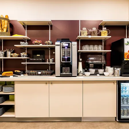 Grand מלון ליל