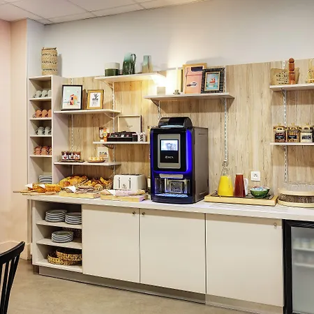 Grand מלון ליל