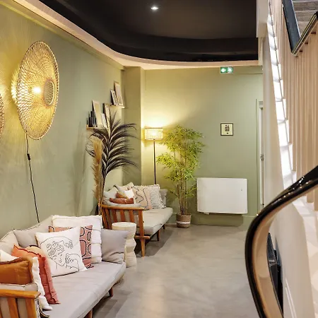 מלון Grand ליל